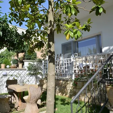 Bed and Breakfast Alba Dei Trulli